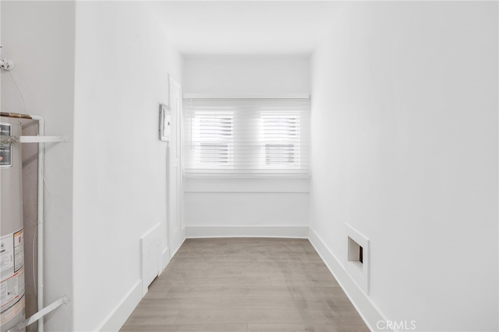 548 N Kenmore Property Photo 13