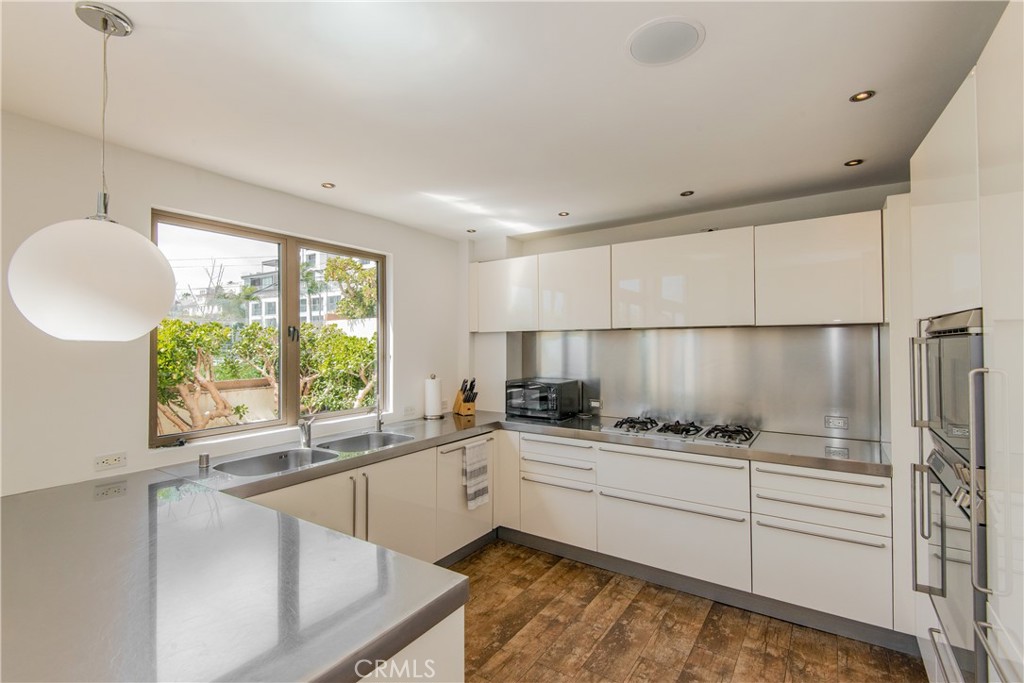 11 Marine Terrace 3 Property Photo 6