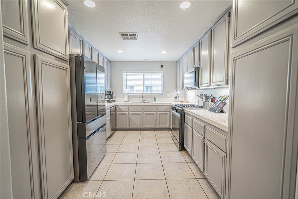 25708 Holiday Circle B Property Photo 15