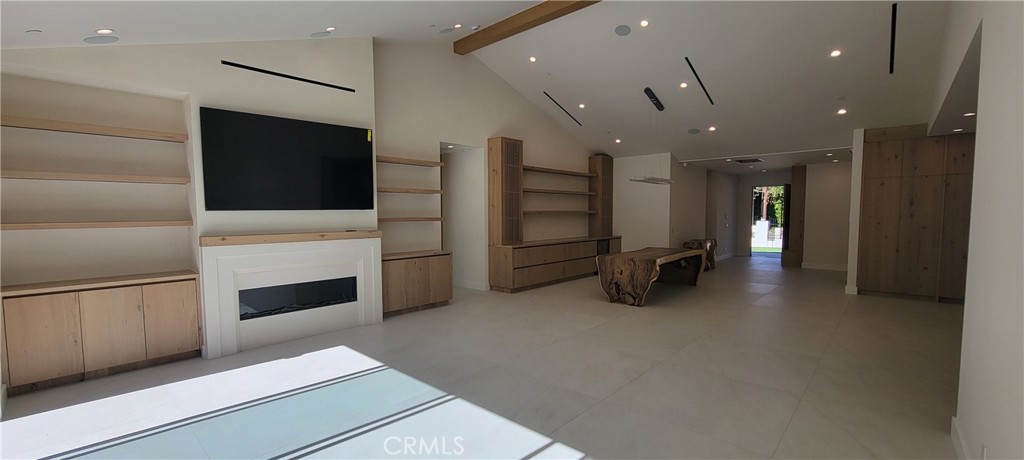 5061 Woodley Property Photo 15