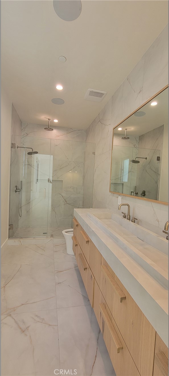 5061 Woodley Property Photo 18