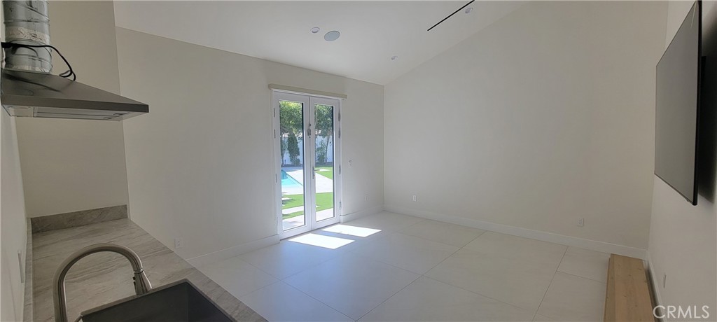 5061 Woodley Property Photo 24