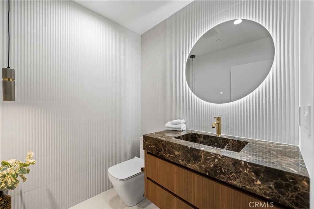 16105 Clear Oak Drive Property Photo 13