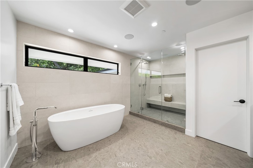 16105 Clear Oak Drive Property Photo 19