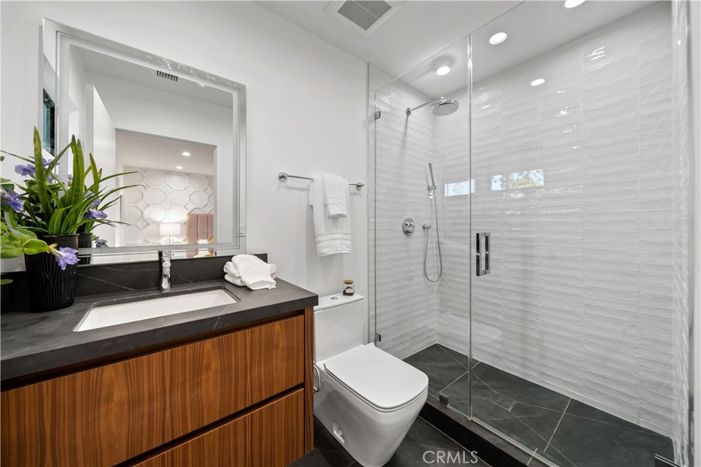 16105 Clear Oak Drive Property Photo 23