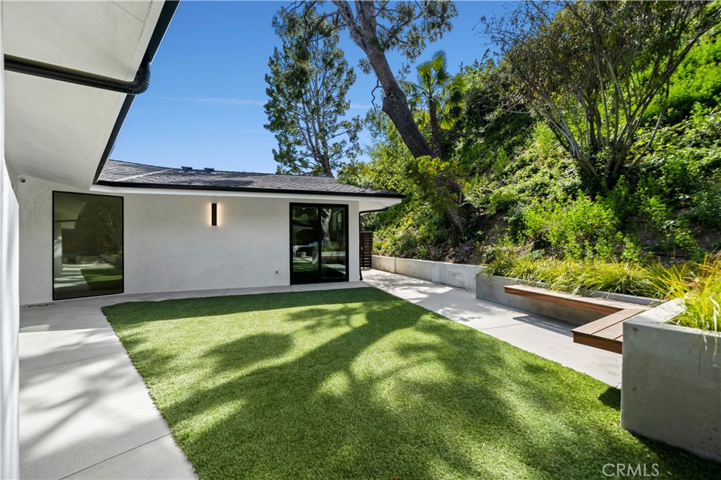 16105 Clear Oak Drive Property Photo 33
