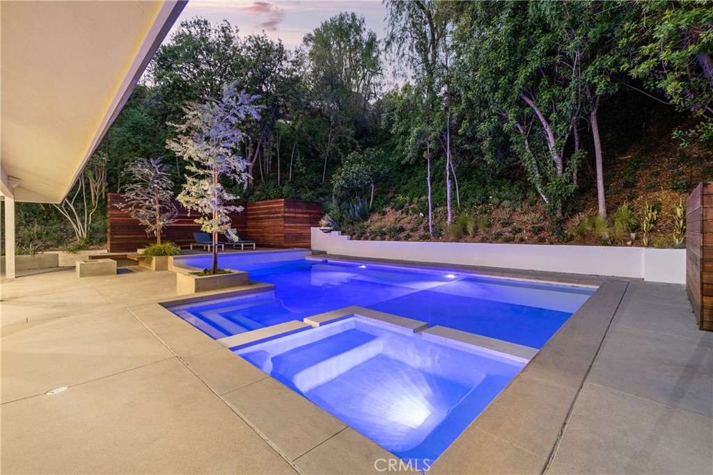 16105 Clear Oak Drive Property Photo 40