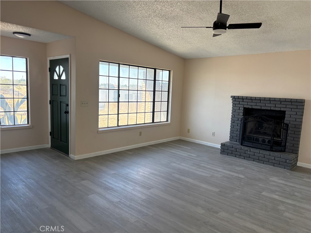 10611 Garibaldi Property Photo 5