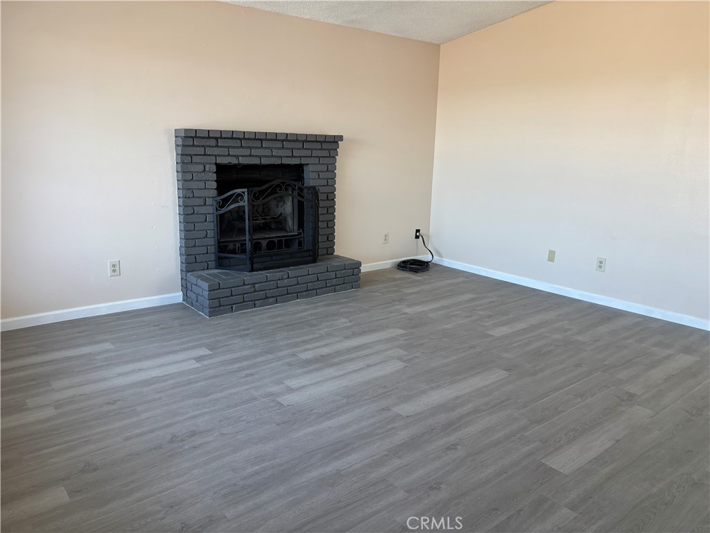 10611 Garibaldi Property Photo 7