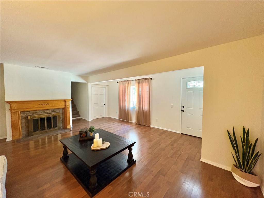 13198 Brand Boulevard Property Photo 6