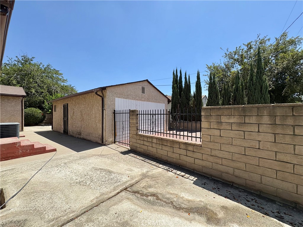 13198 Brand Boulevard Property Photo 34