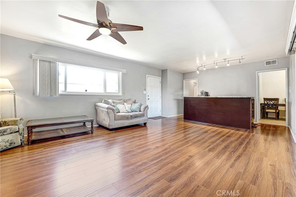 14912 Chatsworth Property Photo 5
