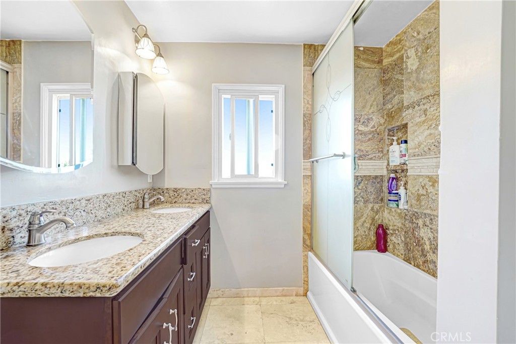 14912 Chatsworth Property Photo 12