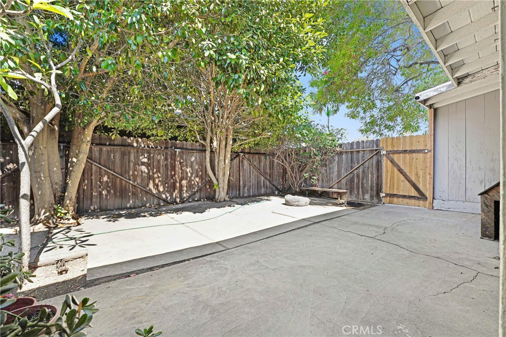14912 Chatsworth Property Photo 18