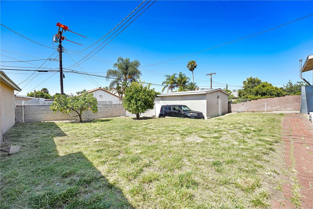 14912 Chatsworth Property Photo 21