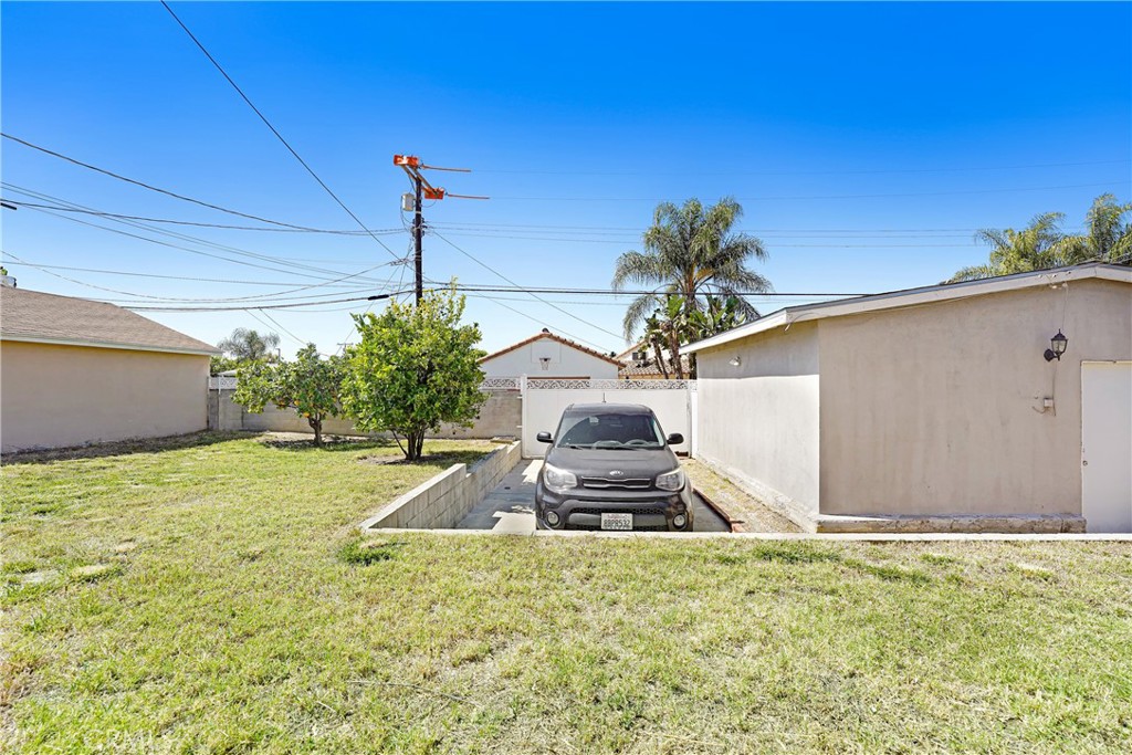 14912 Chatsworth Property Photo 23