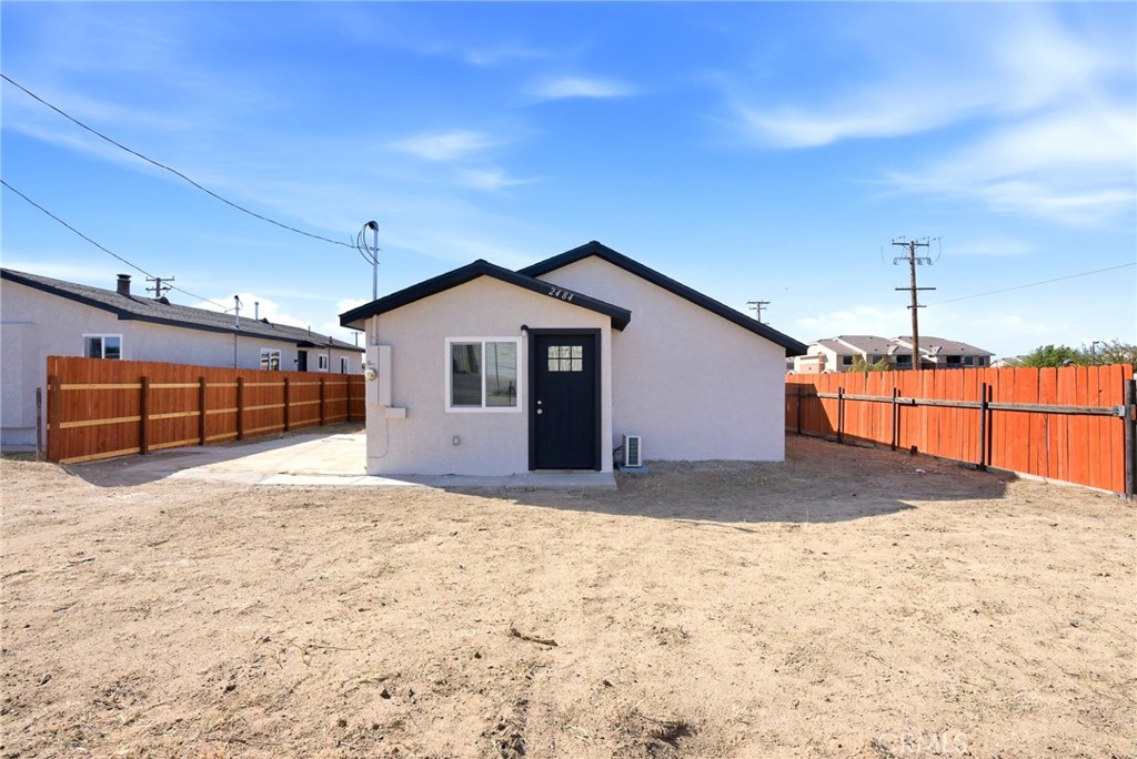 2484 Nadean Property Photo 1
