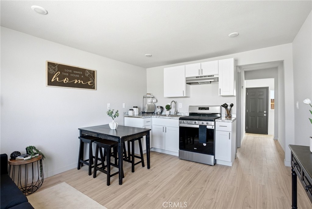 2484 Nadean Property Photo 2