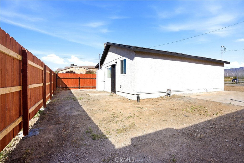 2484 Nadean Property Photo 16