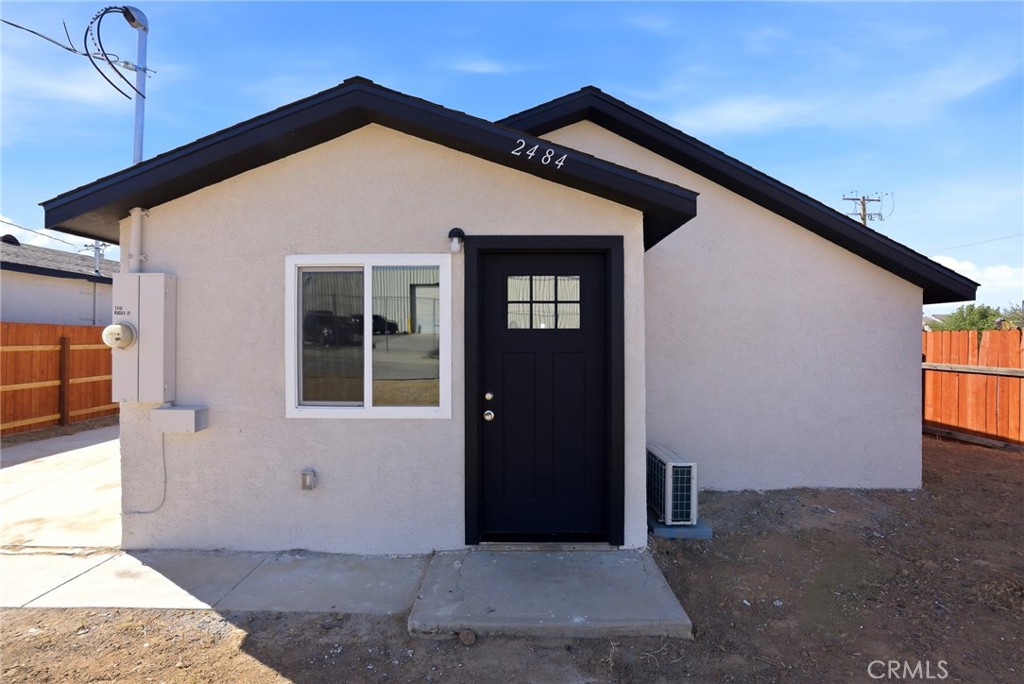 2484 Nadean Property Photo 18