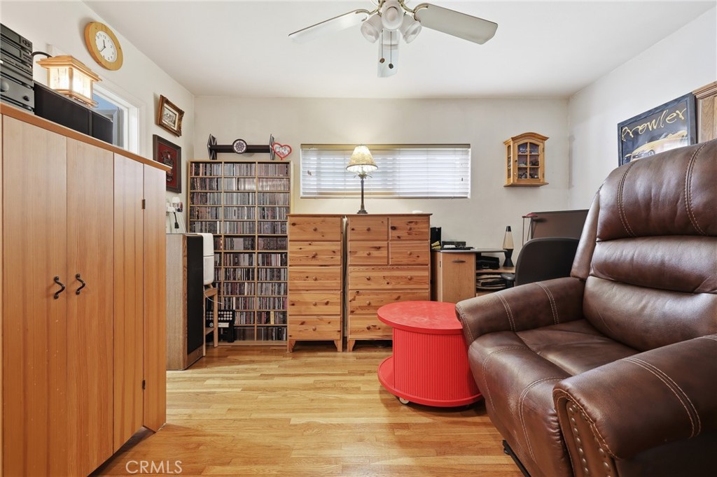 11130 Densmore Avenue Property Photo 14