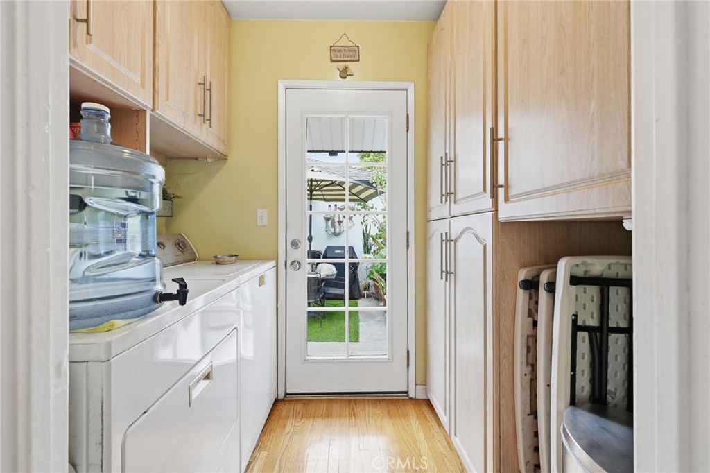 11130 Densmore Avenue Property Photo 23
