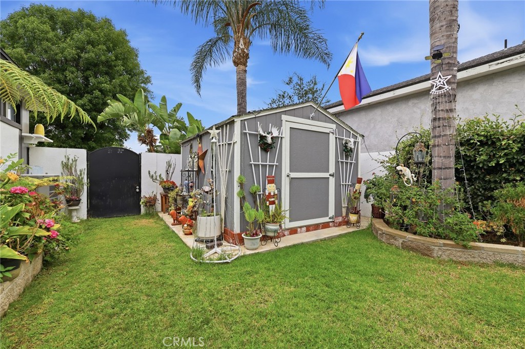 11130 Densmore Avenue Property Photo 40