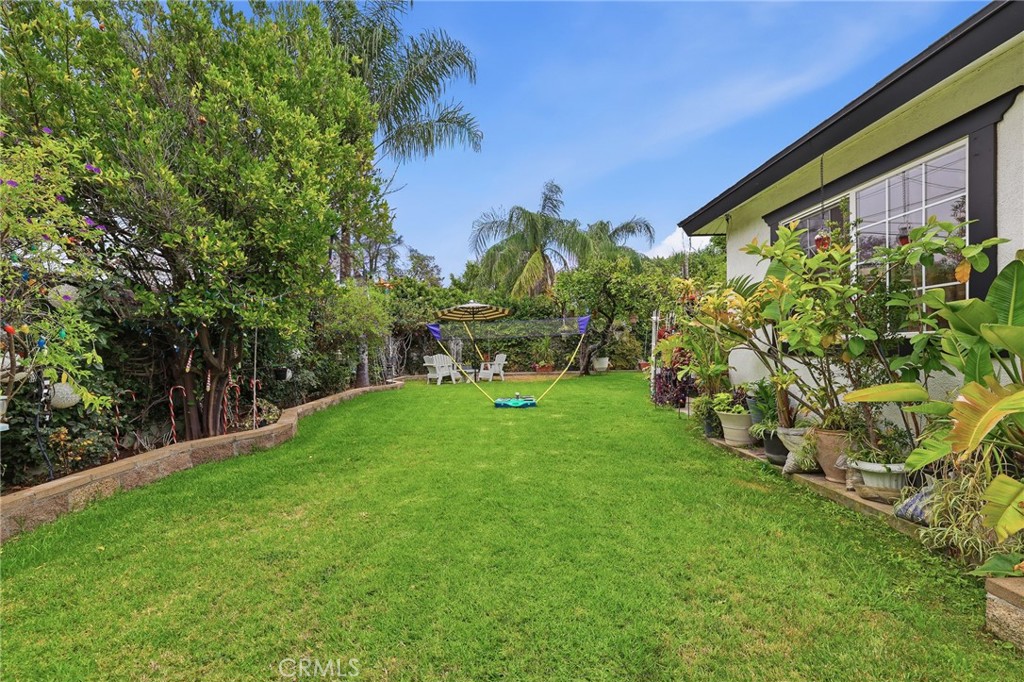 11130 Densmore Avenue Property Photo 41