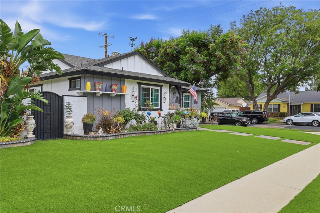 11130 Densmore Avenue Property Photo 45
