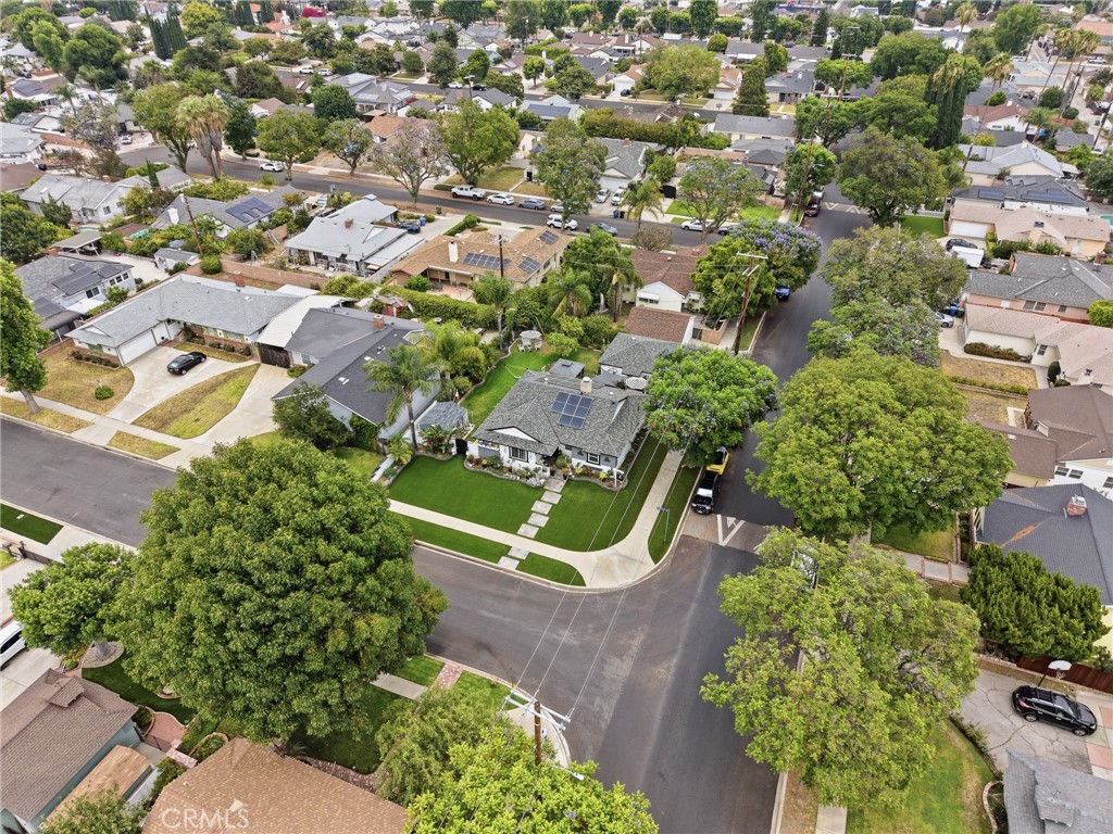 11130 Densmore Avenue Property Photo 49