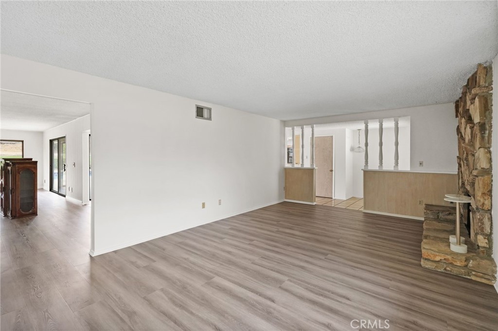11803 Gerald Avenue Property Photo 5