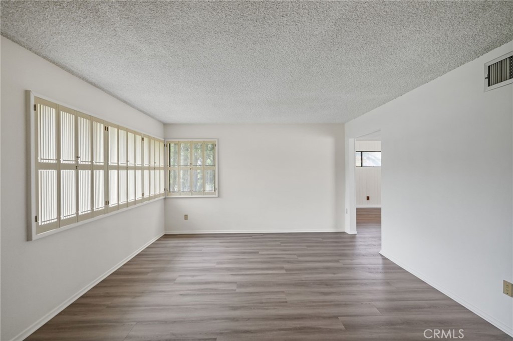 11803 Gerald Avenue Property Photo 8