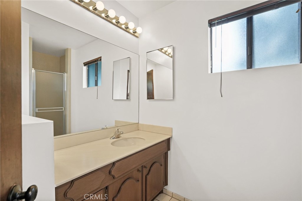 11803 Gerald Avenue Property Photo 23