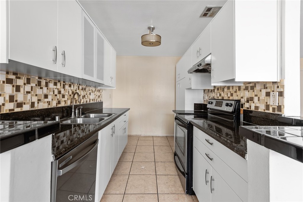 5349 Newcastle 20 Property Photo 8