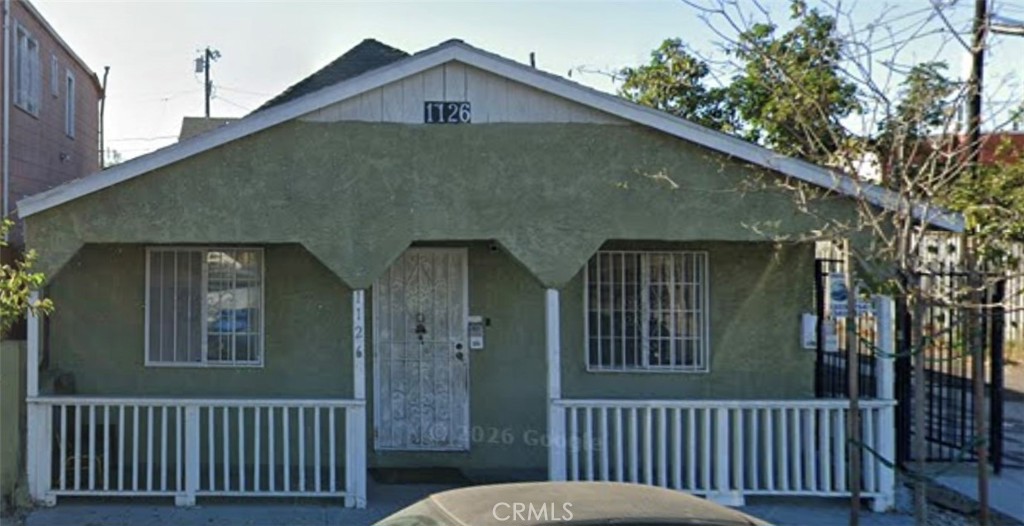1124 E 40th Place Property Photo 1