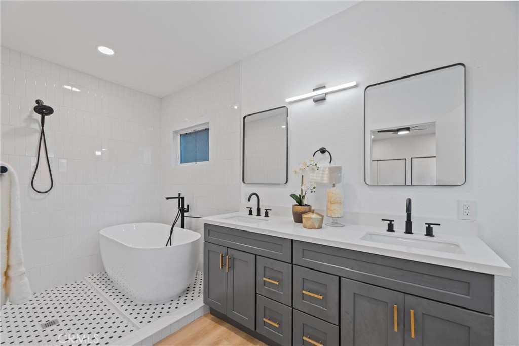 357 Cornwell Property Photo 15