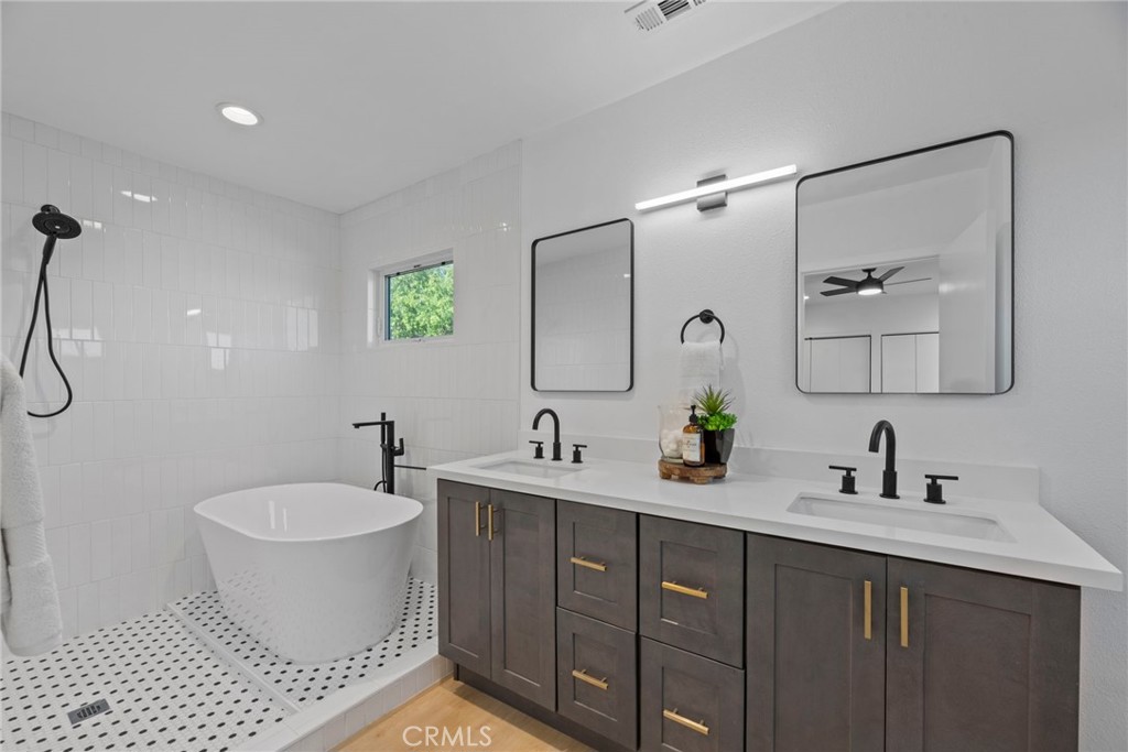 357 Cornwell Property Photo 26