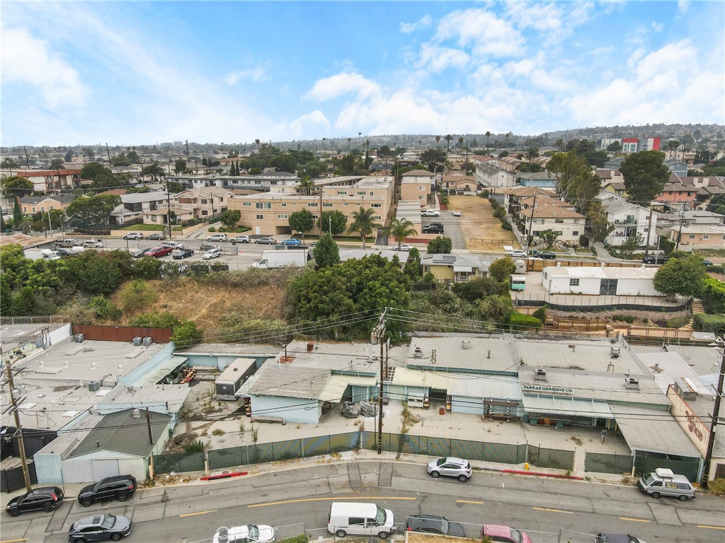 335 E Beach Avenue Property Photo 13