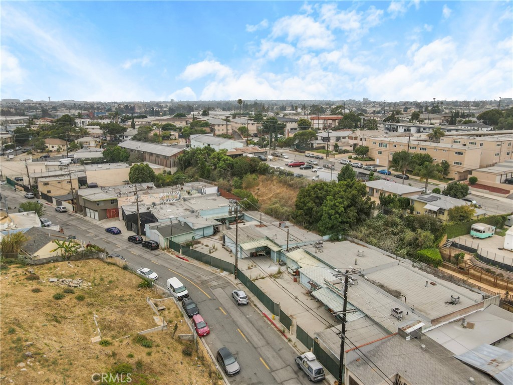 335 E Beach Avenue Property Photo 14