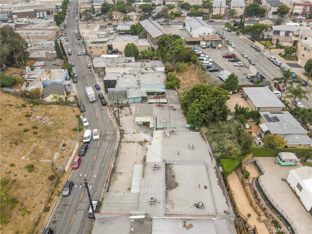 335 E Beach Avenue Property Photo 18