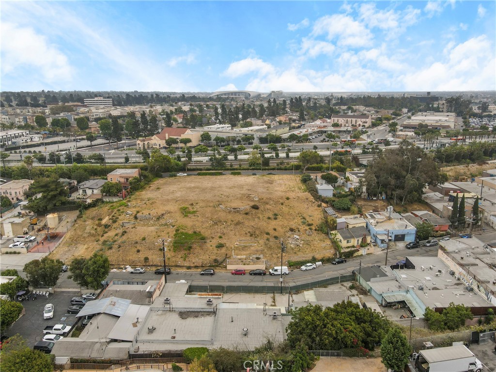 335 E Beach Avenue Property Photo 19
