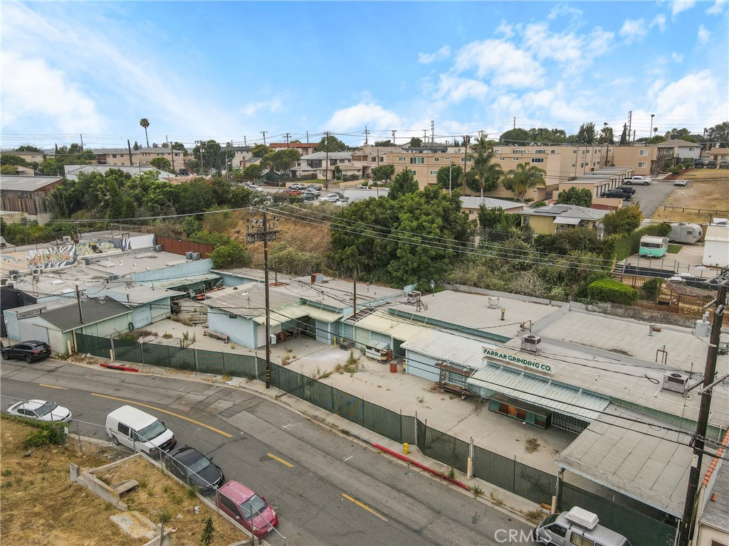 335 E Beach Avenue Property Photo 21