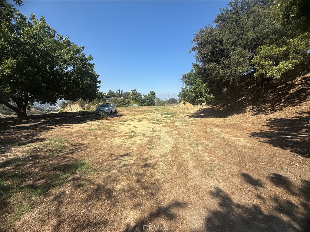 3511 Beverly Glen Boulevard Property Photo 4