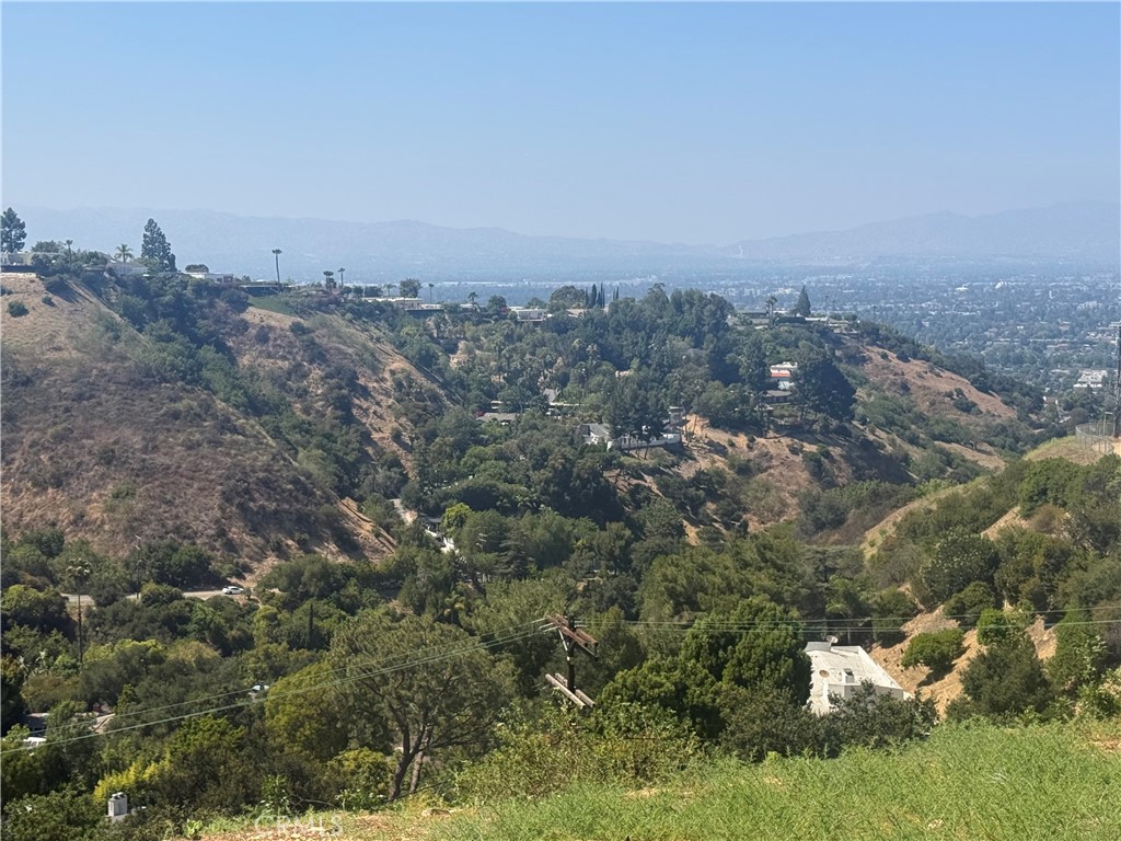 3511 Beverly Glen Boulevard Property Photo 8