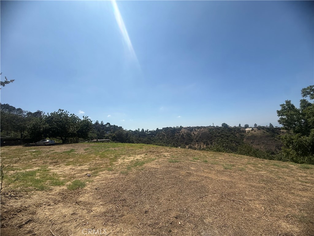 3511 Beverly Glen Boulevard Property Photo 9