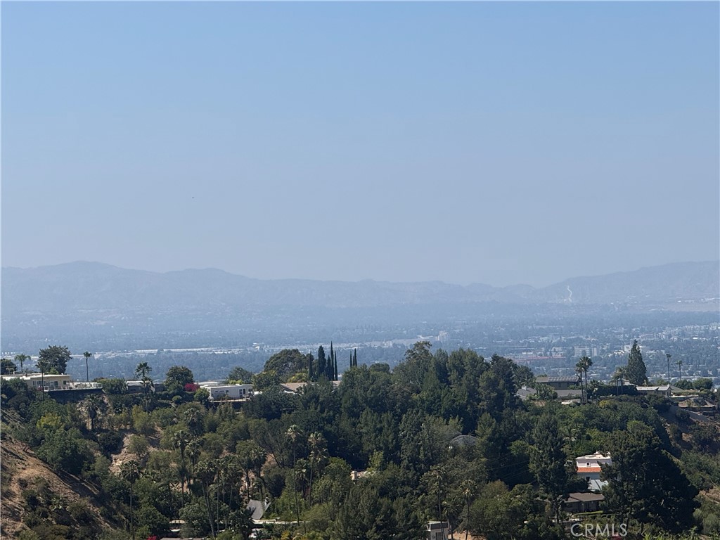 3511 Beverly Glen Boulevard Property Photo 10
