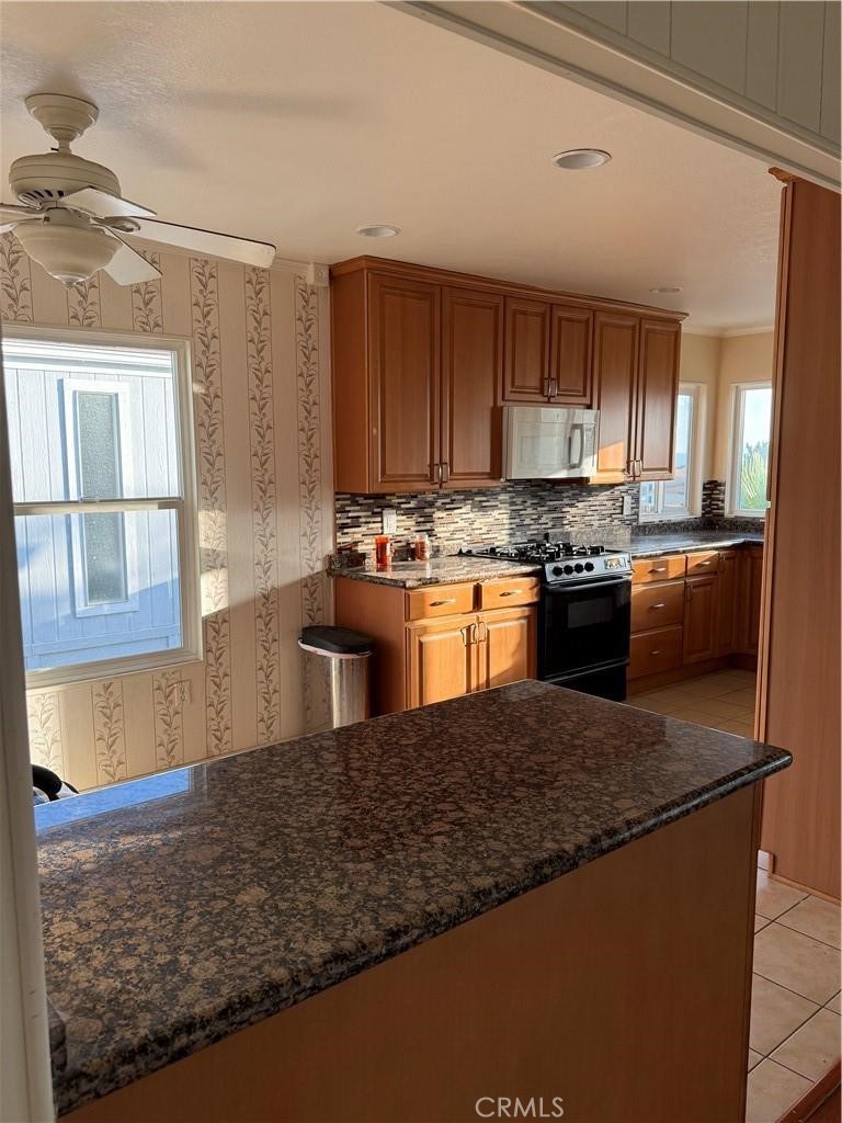 15455 Glenoaks Boulevard 226 Property Photo 10