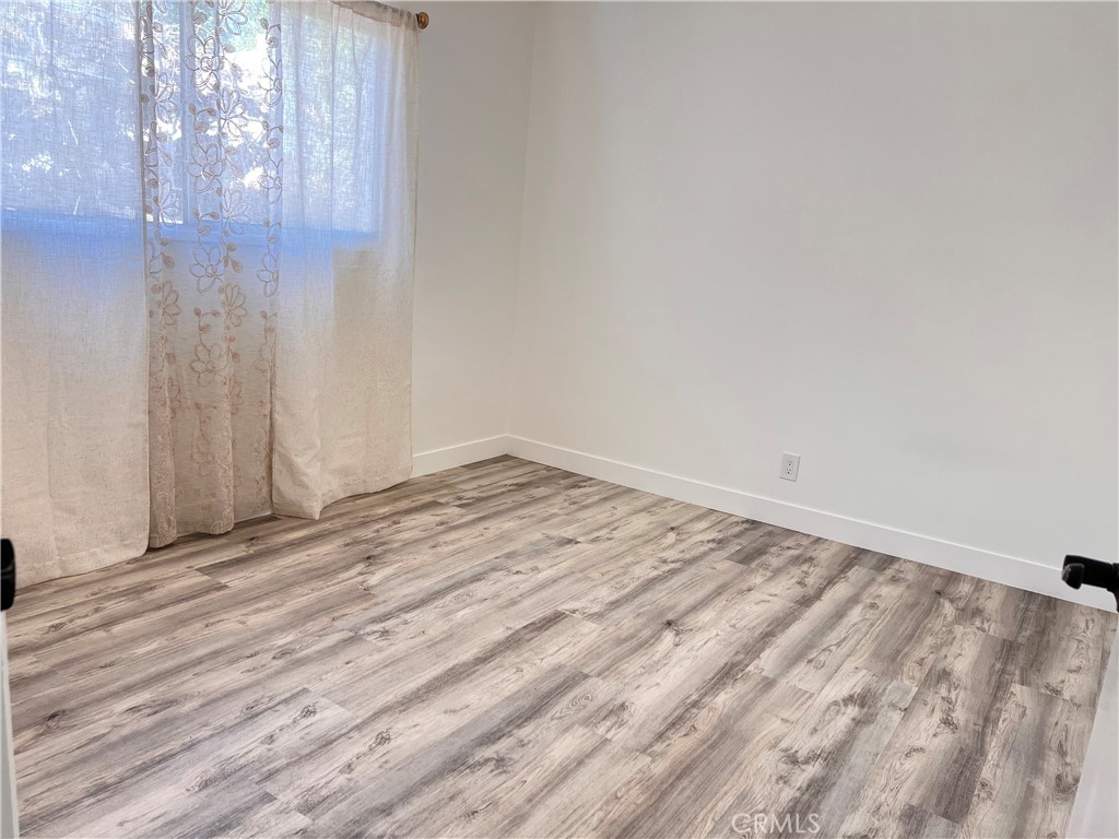 6141 Dalecrest Avenue Property Photo 9