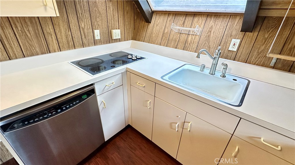 1716 Zion Way Property Photo 4