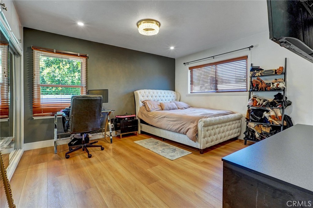 20355 Mobile Property Photo 6